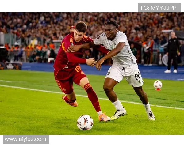 足球球星独特睡觉方式揭秘助力赛场发挥与身体恢复 足球球星独特睡觉方式揭秘助力赛场发挥与身体恢复